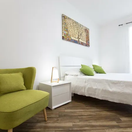 House Garden E Sky Apartment *