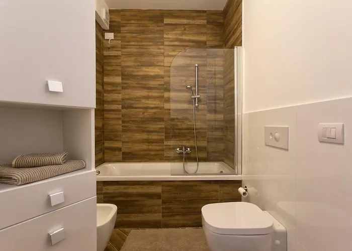 House Garden E Sky *